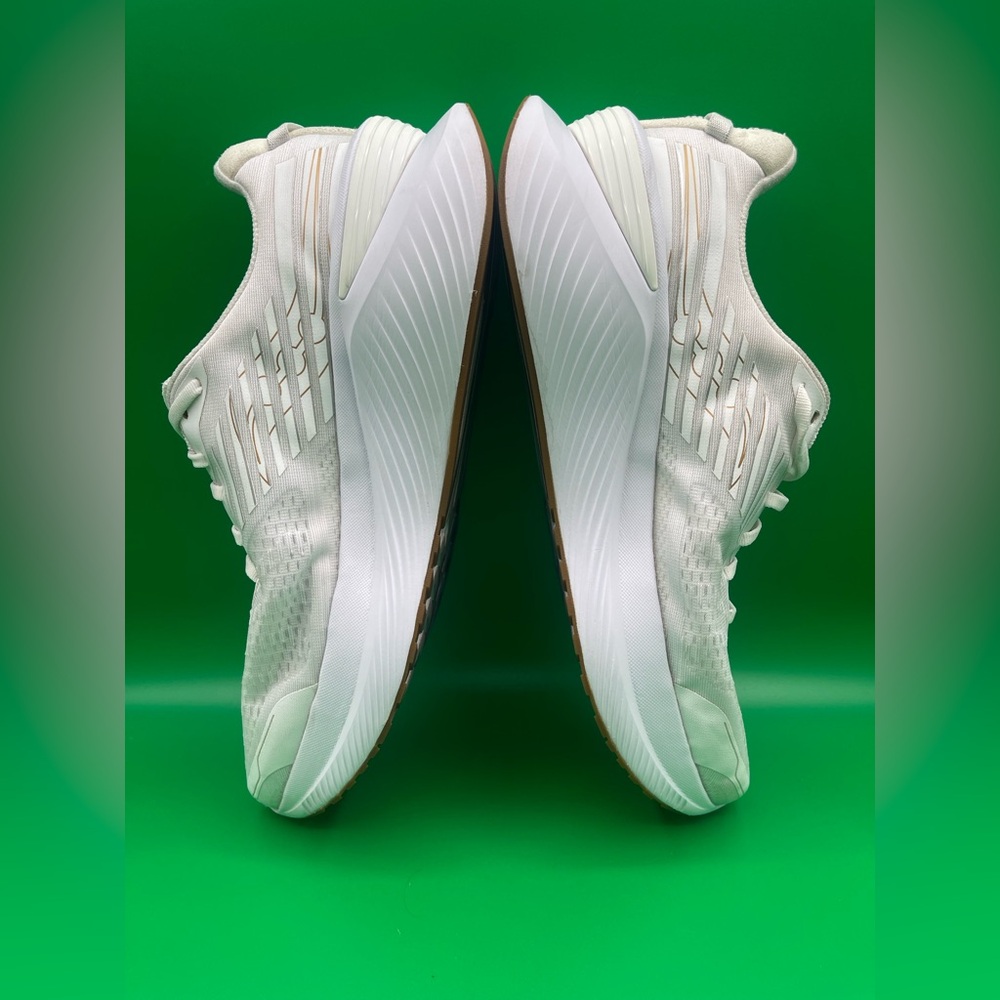 Saucony Mens White Athletic Shoes - Picture 7 of 9